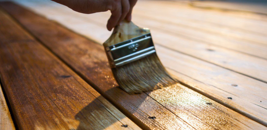wood-stain-vs-oil protecting-door